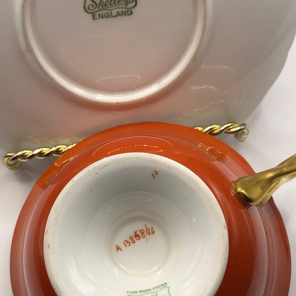 1945-1966 Shelley Fine Bone China Teacup & Saucer, Pedestal, Orange - Picture 10 of 10